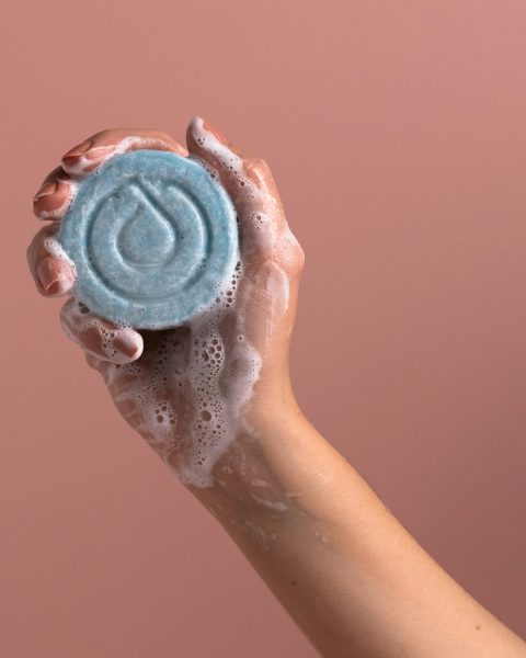 Shampoing solide ortie–romarin